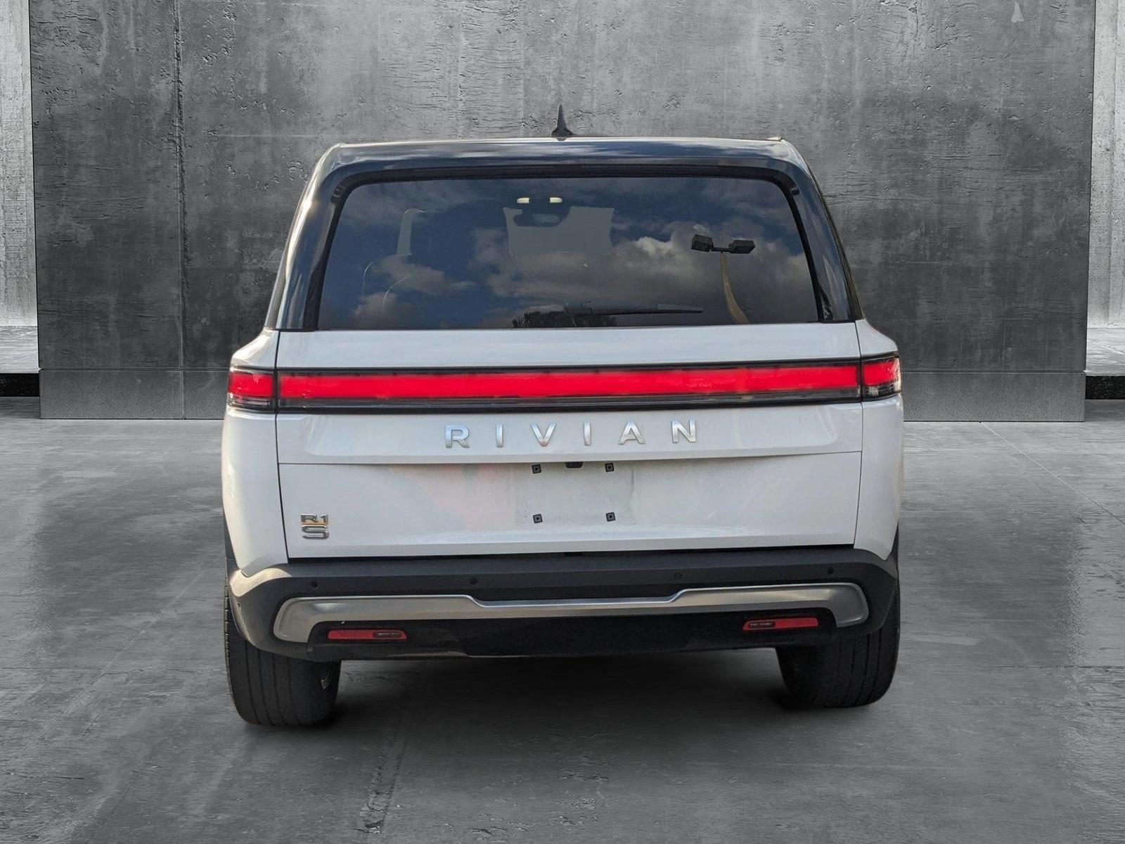 2022 Rivian R1S Vehicle Photo in WEST PALM BEACH, FL 33407-3296