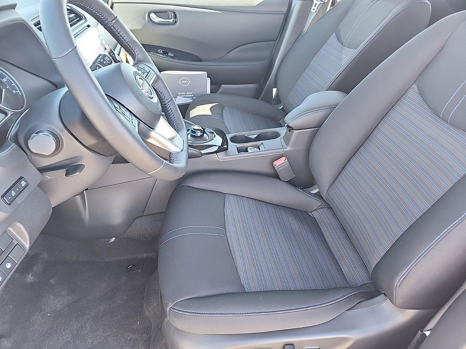 2025 Nissan LEAF Vehicle Photo in Albuquerque, NM 87110