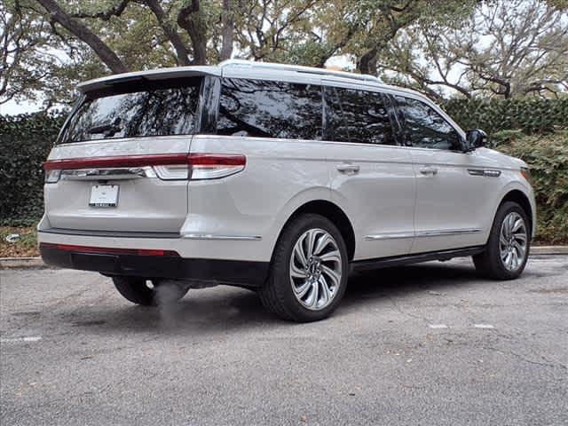 2024 Lincoln Navigator Vehicle Photo in San Antonio, TX 78230-1001