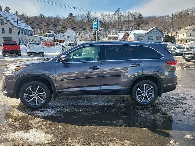 Used 2017 Toyota Highlander XLE with VIN 5TDJZRFH6HS432502 for sale in Ludlow, VT