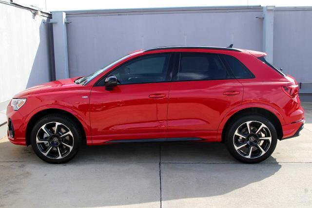 2025 Audi Q3 Vehicle Photo in SUGAR LAND, TX 77478