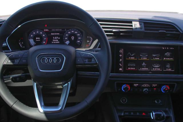 2024 Audi Q3 Vehicle Photo in SUGAR LAND, TX 77478