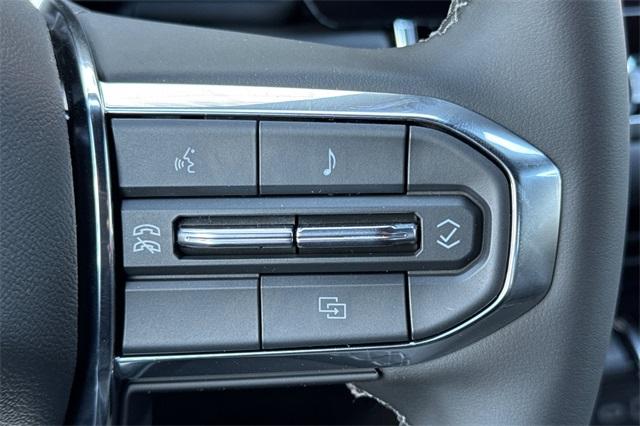 2025 GMC Canyon Vehicle Photo in ELK GROVE, CA 95757-8703