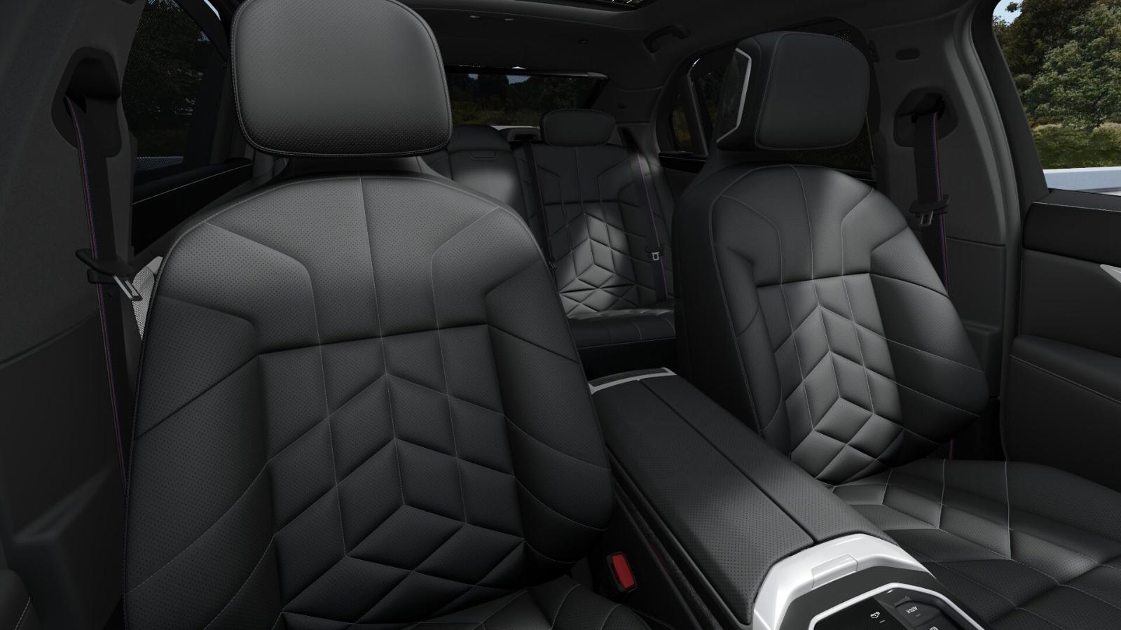 2025 BMW 740i Vehicle Photo in GRAPEVINE, TX 76051