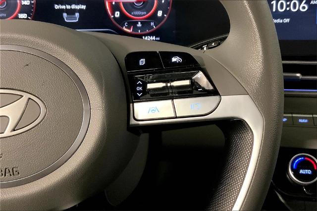 2024 Hyundai ELANTRA Vehicle Photo in Lees Summit, MO 64086