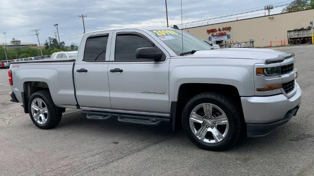 2017 Chevrolet Silverado 1500 Vehicle Photo in MOON TOWNSHIP, PA 15108-2571