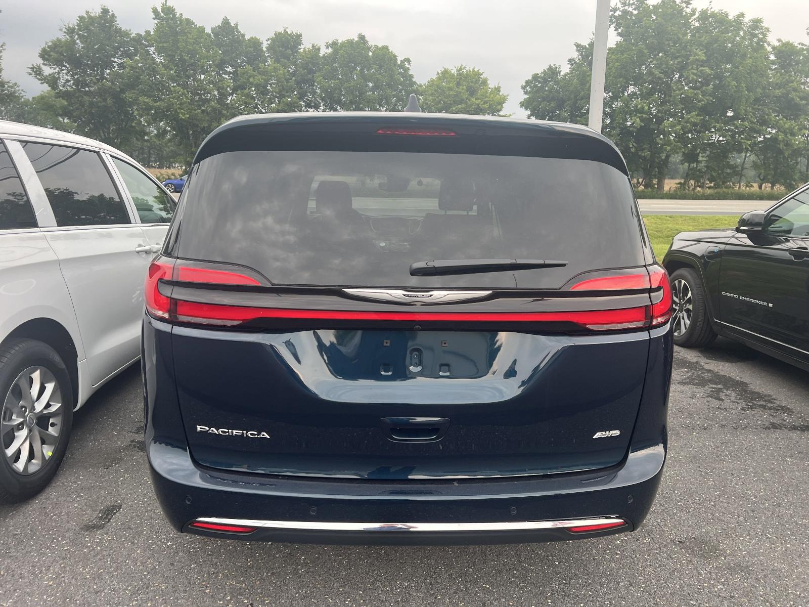 2025 Chrysler Pacifica Vehicle Photo in Mechanicsburg, PA 17050-1707