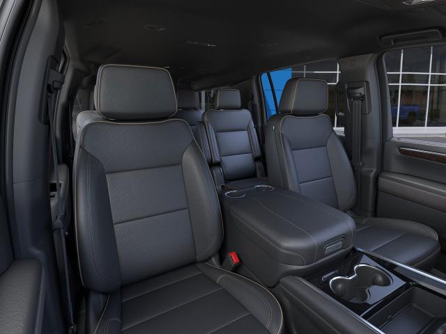 2025 Chevrolet Suburban Vehicle Photo in Roslyn, NY 11576