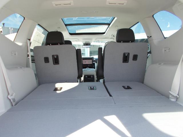 2026 GMC Acadia Vehicle Photo in LOWELL, MA 01852-4336