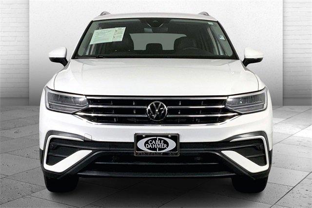 2024 Volkswagen Tiguan Vehicle Photo in KANSAS CITY, MO 64114-4502