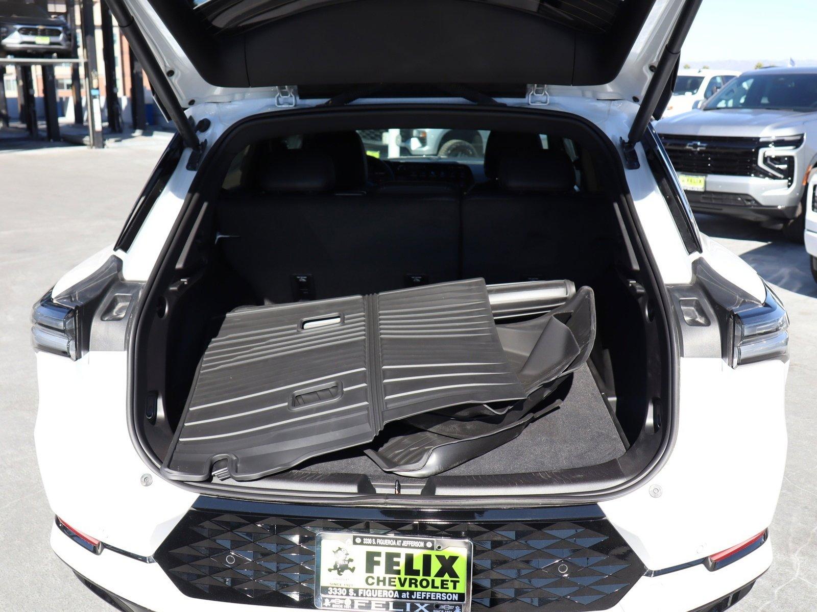 2024 Chevrolet Equinox EV Vehicle Photo in LOS ANGELES, CA 90007-3794