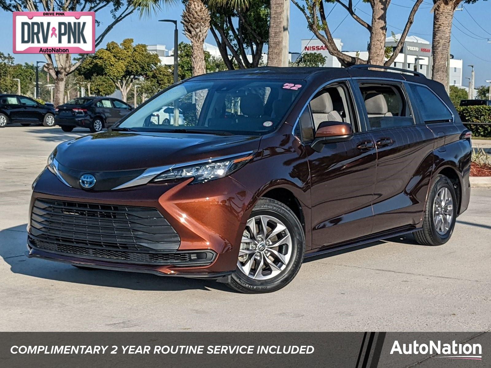 2022 Toyota Sienna Vehicle Photo in Davie, FL 33331