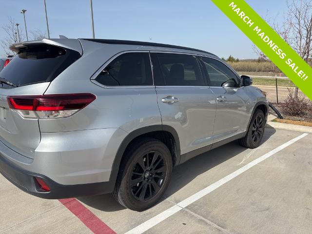 2019 Toyota Highlander Vehicle Photo in Grapevine, TX 76051