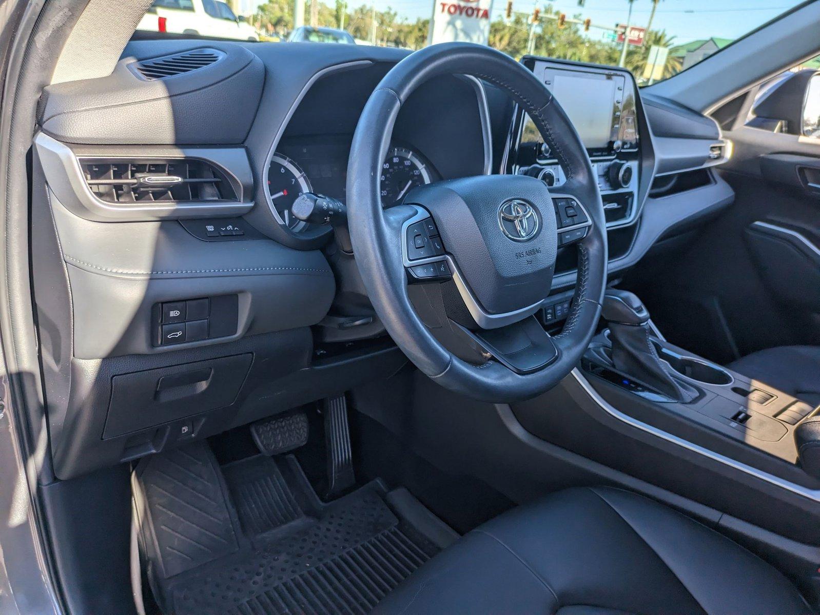 2022 Toyota Highlander Vehicle Photo in Winter Park, FL 32792