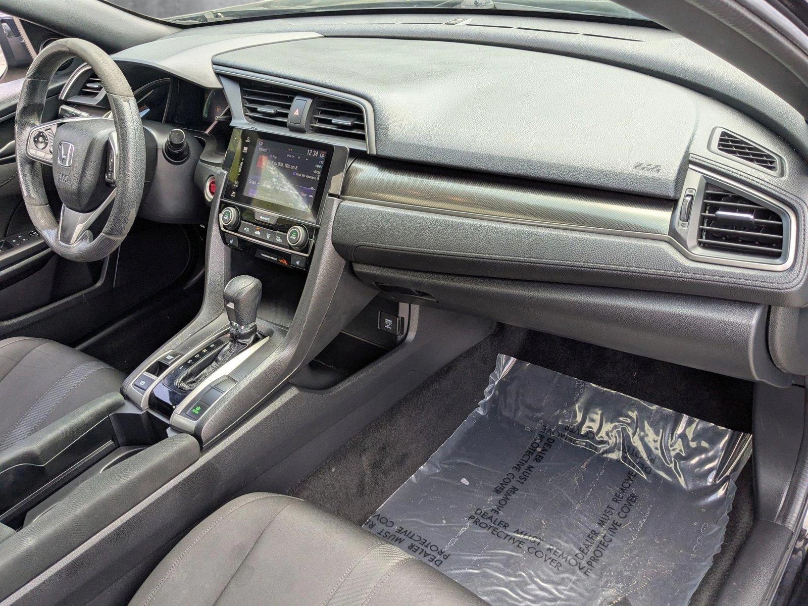 2017 Honda Civic Hatchback Vehicle Photo in PEMBROKE PINES, FL 33024-6534