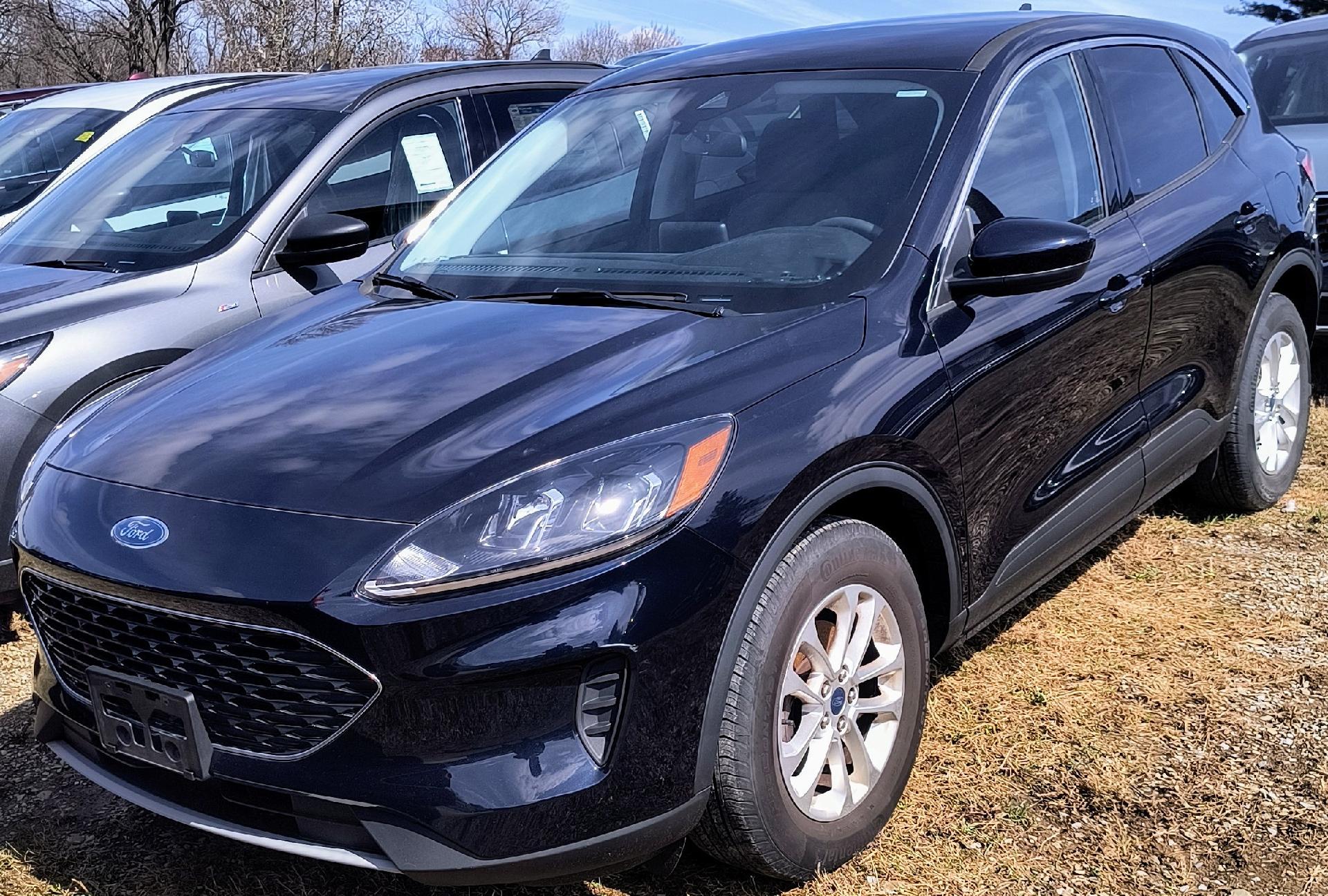 Used 2021 Ford Escape SE with VIN 1FMCU9G65MUA05687 for sale in Java Center, NY