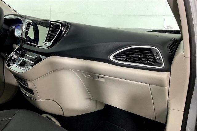 2024 Chrysler Pacifica Vehicle Photo in Tulsa, OK 74129
