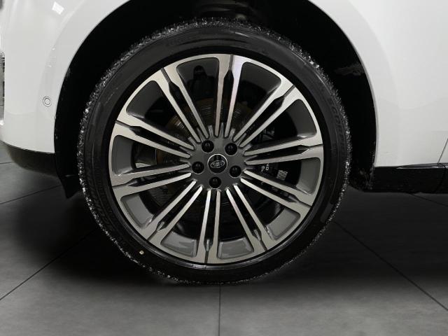2025 Range Rover Vehicle Photo in Appleton, WI 54913