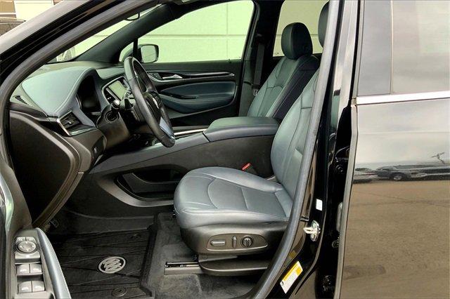 2022 Buick Enclave Vehicle Photo in TOPEKA, KS 66609-0000