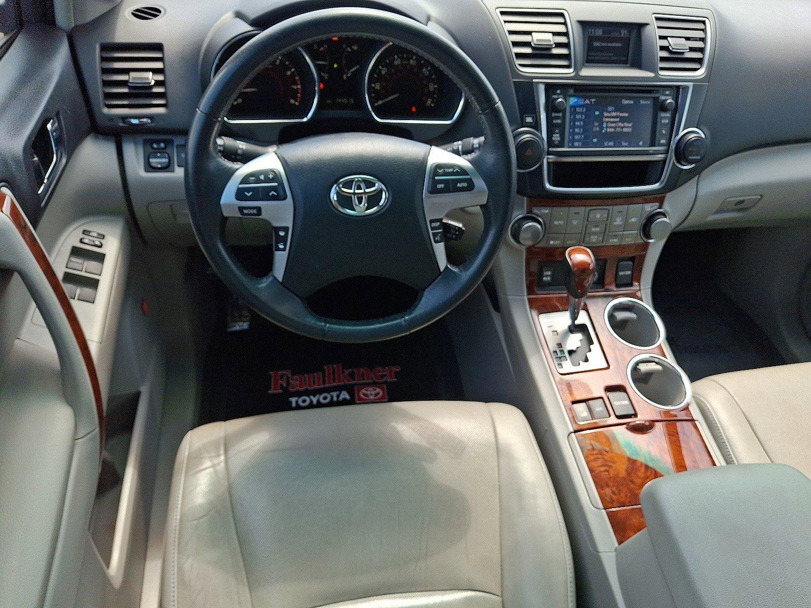 2013 Toyota Highlander Vehicle Photo in Harrisburg, PA 17111
