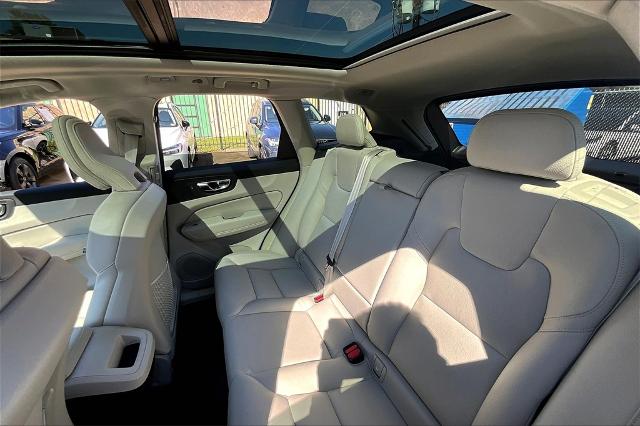 2025 Volvo XC60 Vehicle Photo in Houston, TX 77007