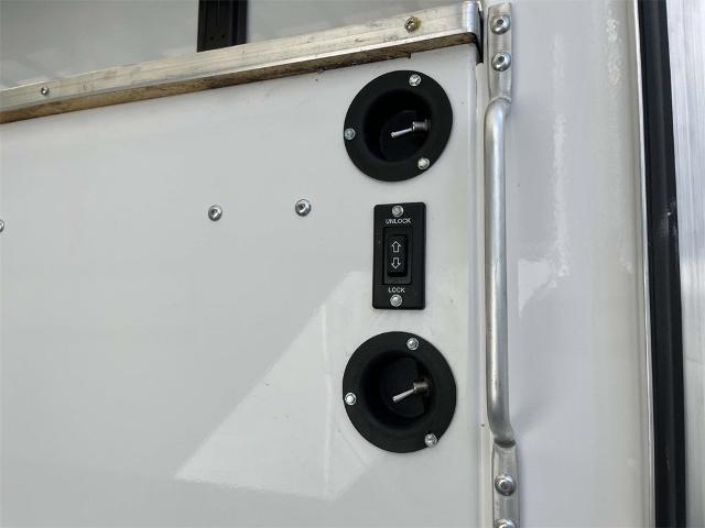 2025 Chevrolet Express Cutaway 3500 Vehicle Photo in ALCOA, TN 37701-3235