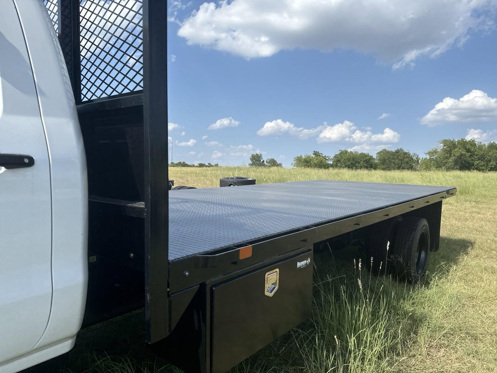 2024 Chevrolet Silverado 6500 HD Vehicle Photo in GEORGETOWN, TX 78626-7508