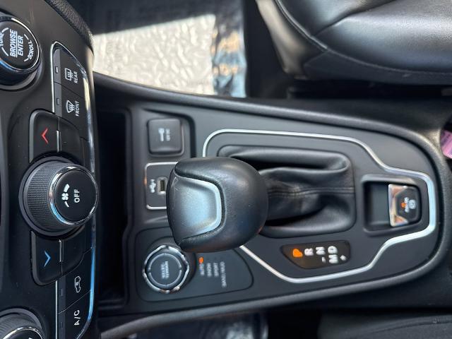 2021 Jeep Cherokee Vehicle Photo in MANHATTAN, KS 66502-5036