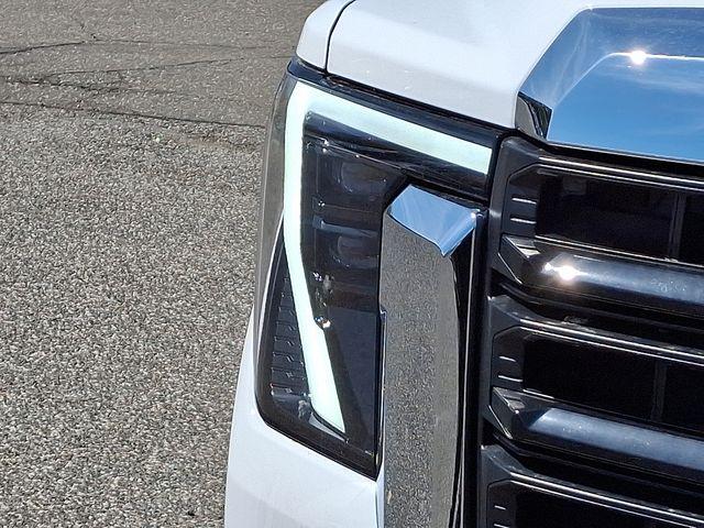 2025 GMC Sierra 3500 HD Chassis Cab Vehicle Photo in DANBURY, CT 06810-5034