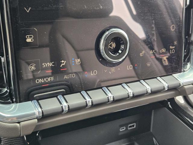 2025 GMC Yukon Vehicle Photo in DALLAS, TX 75209-3016