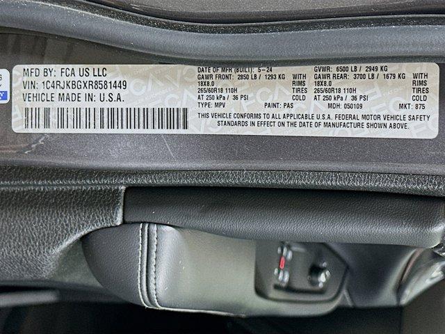 2024 Jeep Grand Cherokee L Vehicle Photo in Doylsetown, PA 18901