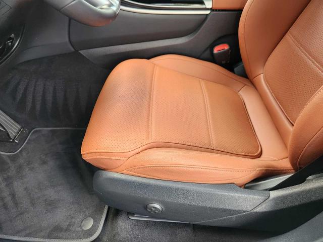 2025 Mercedes-Benz GLC Vehicle Photo in HOUSTON, TX 77079