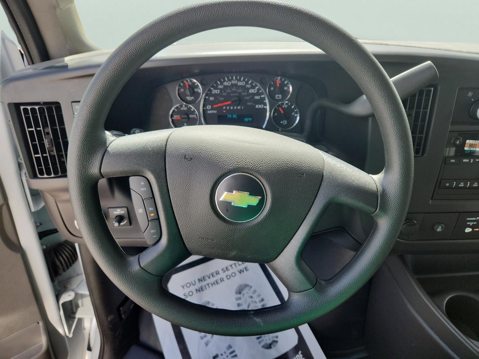 2025 Chevrolet Express Cutaway 3500 Vehicle Photo in GEORGETOWN, TX 78626-7508