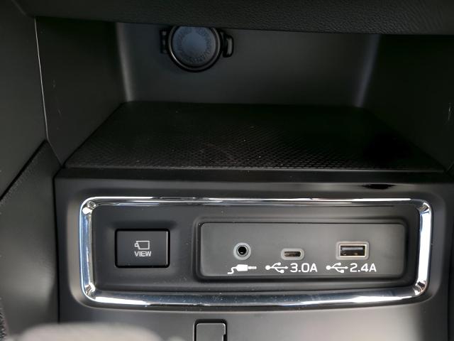 2025 Subaru Ascent Vehicle Photo in Green Bay, WI 54304