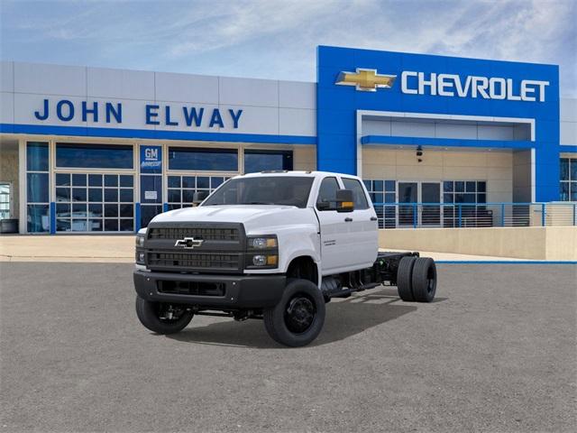 2025 Chevrolet Silverado Chassis Cab Vehicle Photo in ENGLEWOOD, CO 80113-6708