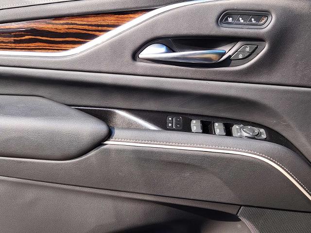 2022 Cadillac Escalade Vehicle Photo in DENTON, TX 76210-9321