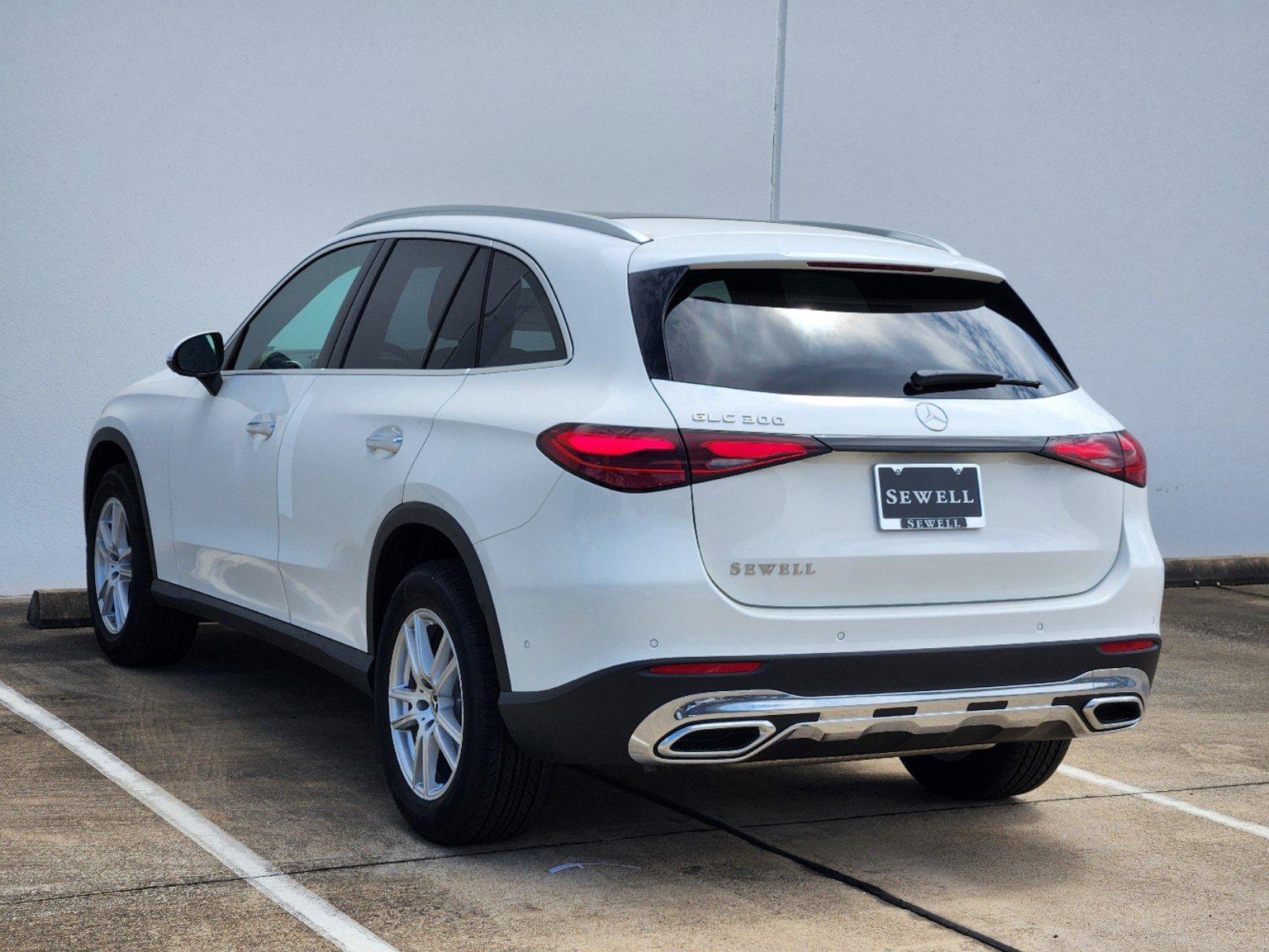 2025 Mercedes-Benz GLC Vehicle Photo in HOUSTON, TX 77079