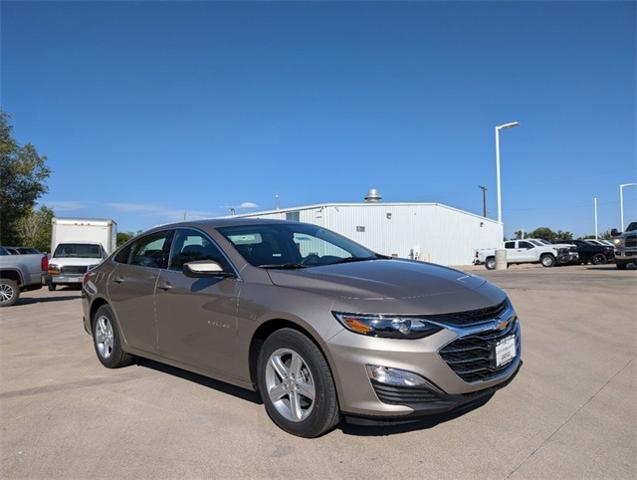 2025 Chevrolet Malibu Vehicle Photo in ENGLEWOOD, CO 80113-6708