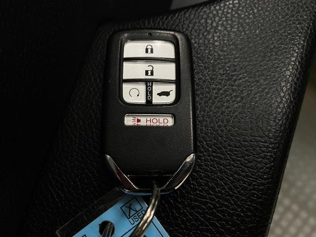 2017 Honda Pilot Vehicle Photo in Appleton, WI 54913