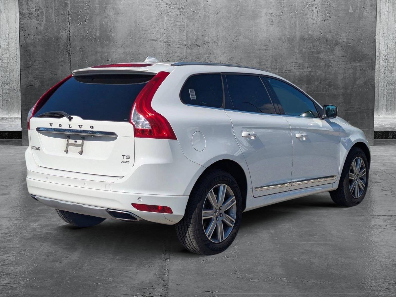 2017 Volvo XC60 Vehicle Photo in Sarasota, FL 34231