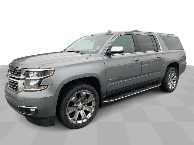 2019 Chevrolet Suburban Vehicle Photo in MOON TOWNSHIP, PA 15108-2571