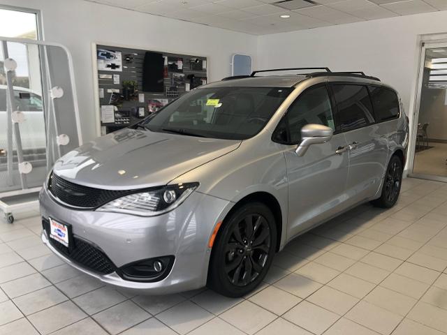 Used 2019 Chrysler Pacifica Limited with VIN 2C4RC1GG4KR569904 for sale in Morton, IL