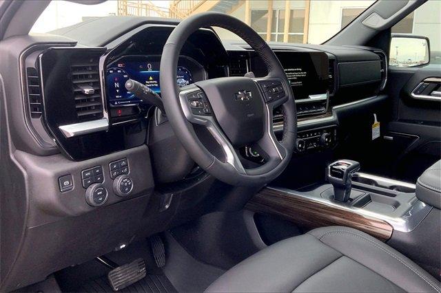 2024 Chevrolet Silverado 1500 Vehicle Photo in TOPEKA, KS 66609-0000