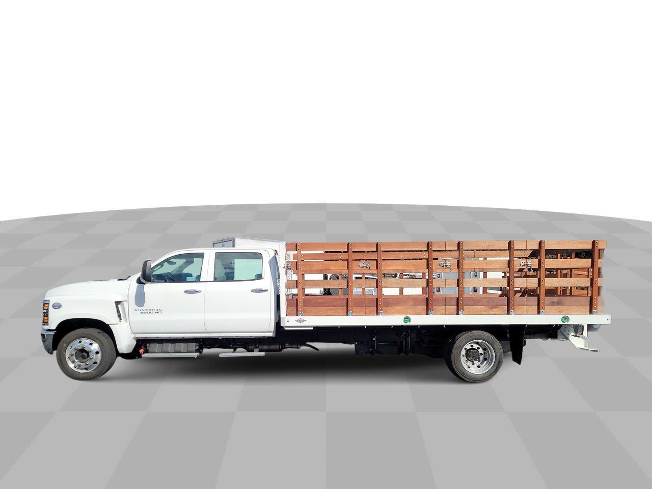 2023 Chevrolet Silverado Chassis Cab Vehicle Photo in LA MESA, CA 91942-8211