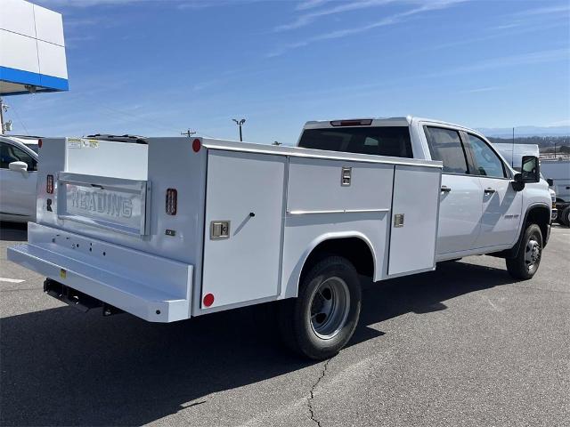 2024 Chevrolet Silverado 3500 HD Chassis Cab Vehicle Photo in ALCOA, TN 37701-3235