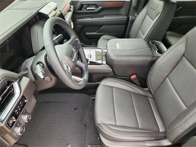 2025 GMC Yukon Vehicle Photo in GAINESVILLE, TX 76240-2013