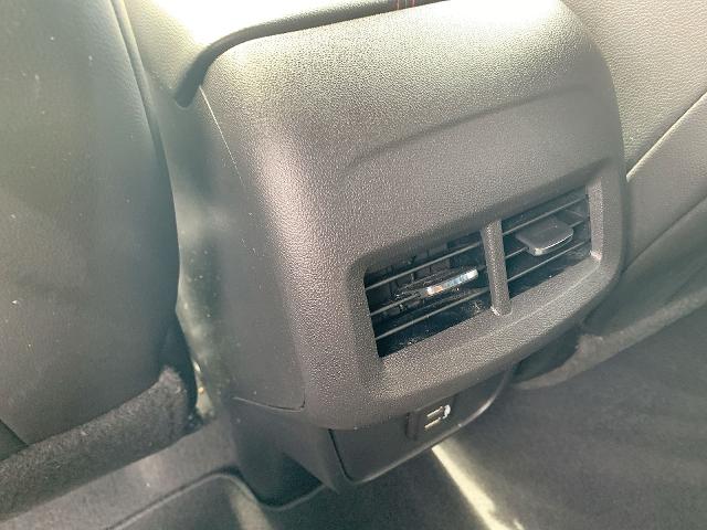 2022 Chevrolet Equinox Vehicle Photo in MOON TOWNSHIP, PA 15108-2571