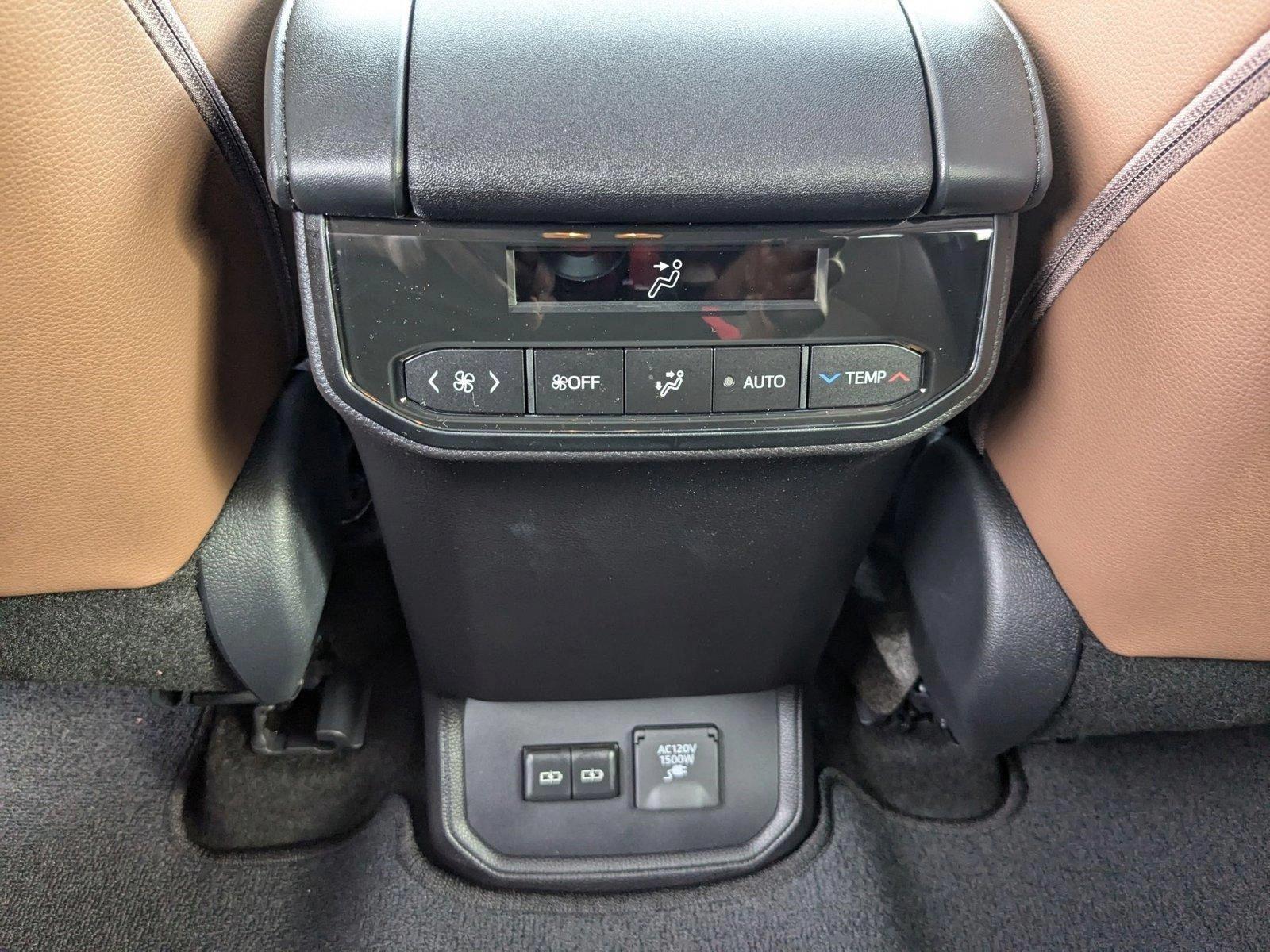 2025 Toyota Highlander Vehicle Photo in MIAMI, FL 33134-2699