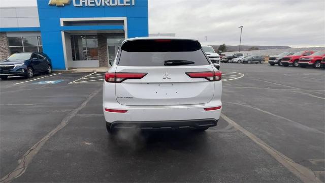 2022 Mitsubishi Outlander Vehicle Photo in TULLY, NY 13159-3159