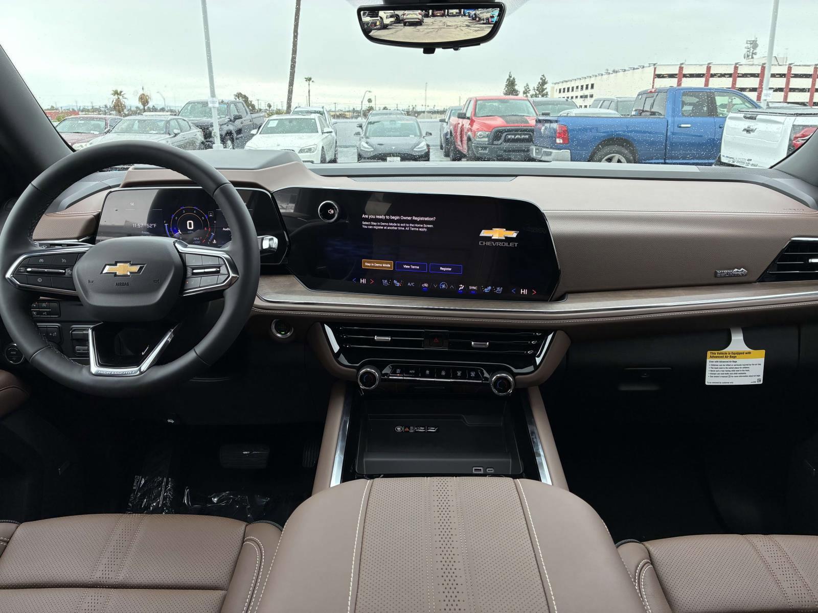 2025 Chevrolet Suburban Vehicle Photo in LOS ANGELES, CA 90007-3794